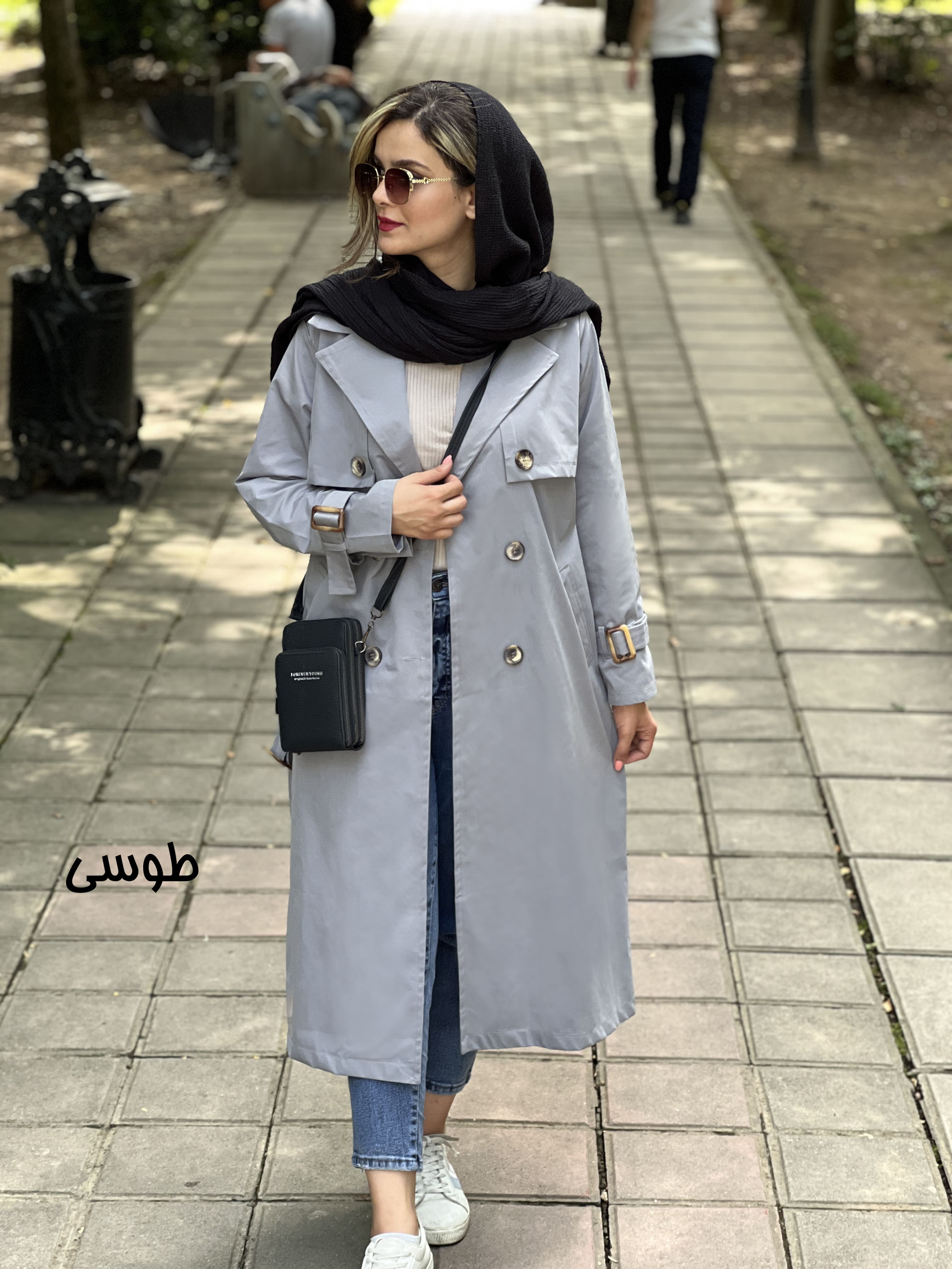 بارونی بلند چهاردکمه