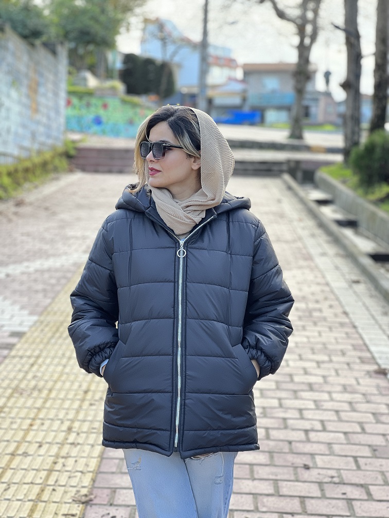 کاپشن کلاهدار