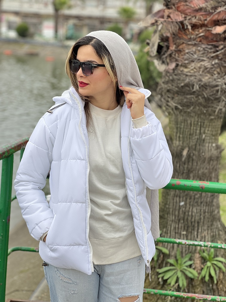 کاپشن زارا کلاهدار