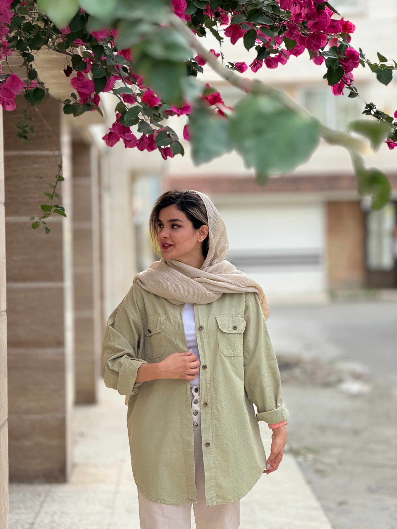 مانتو لینن اِلی