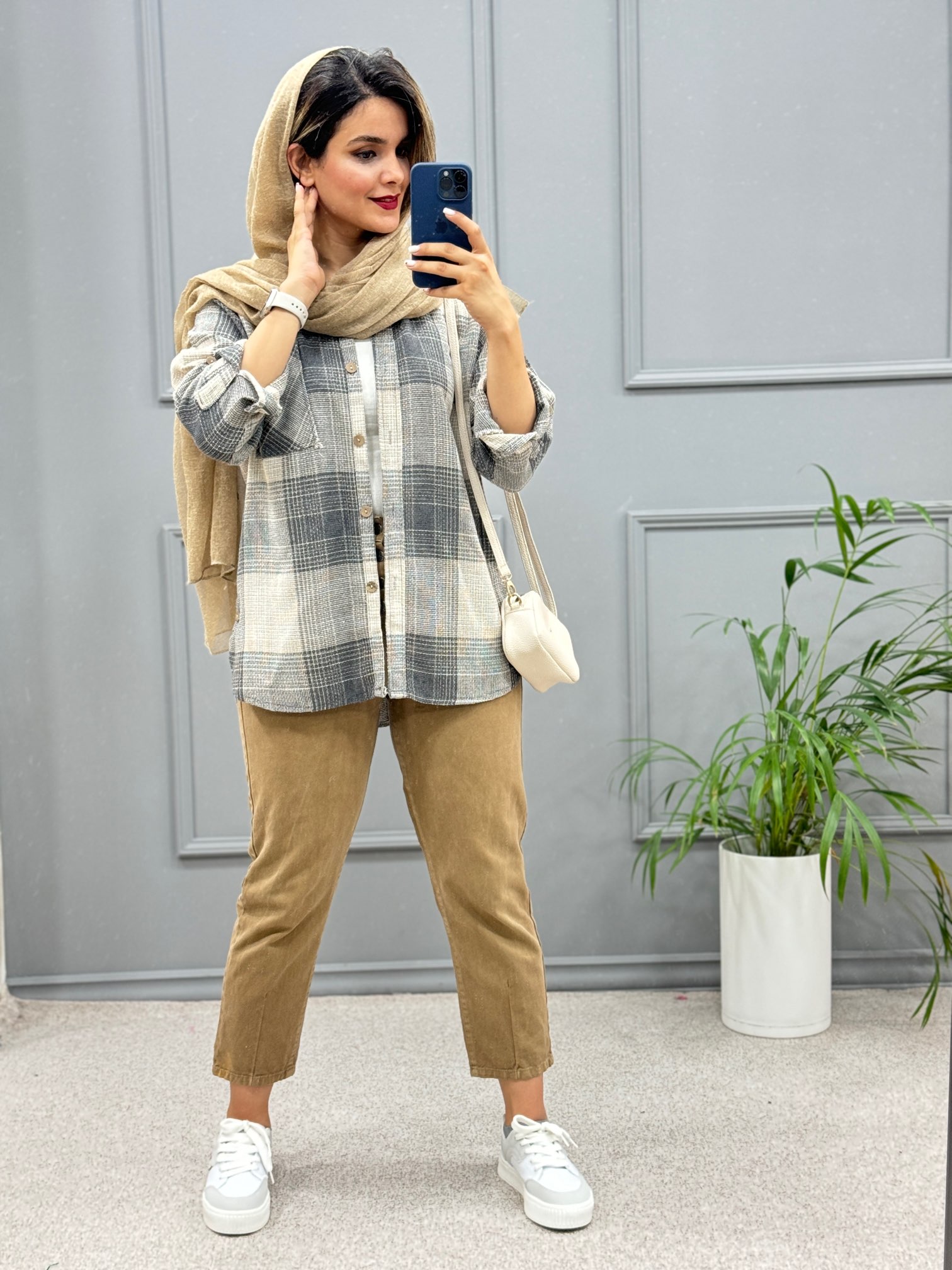مانتو لینن کنفی