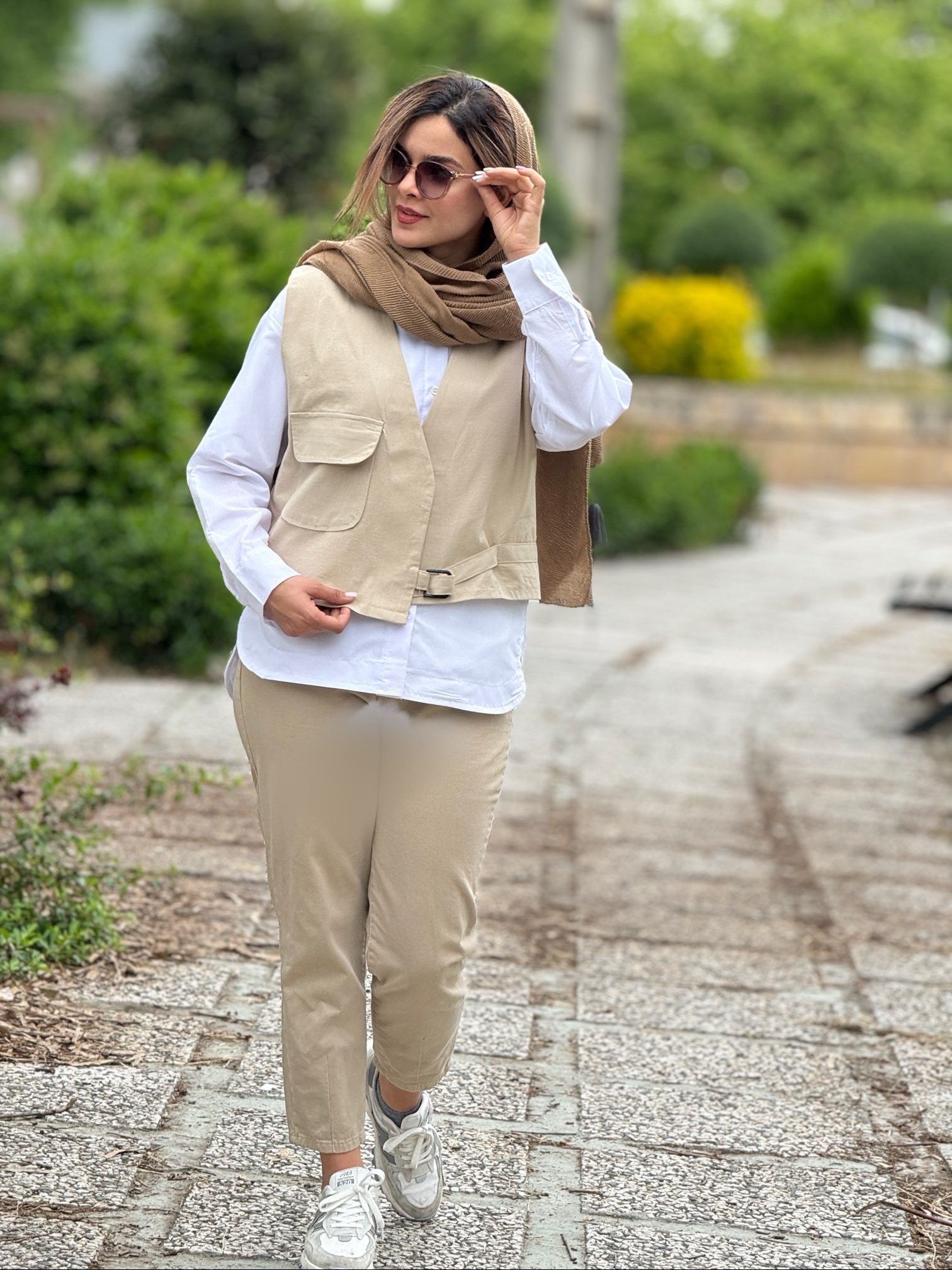 وست لِنا ( دارای ایراد جزئی )