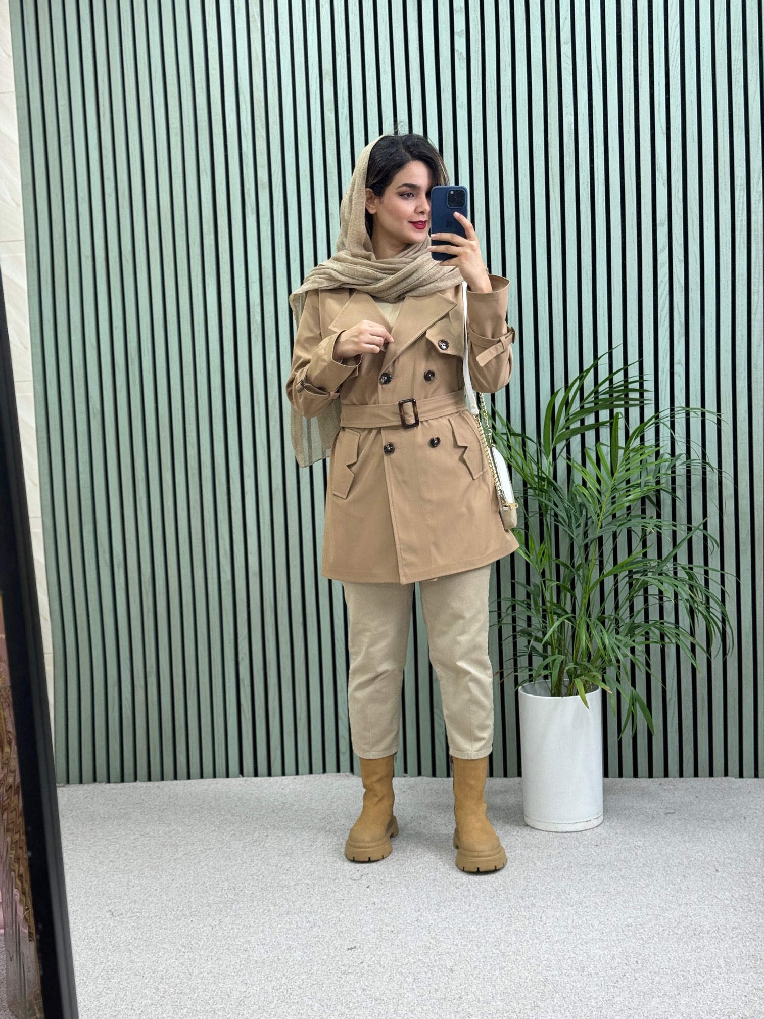 بارونی ضدآب آدنا