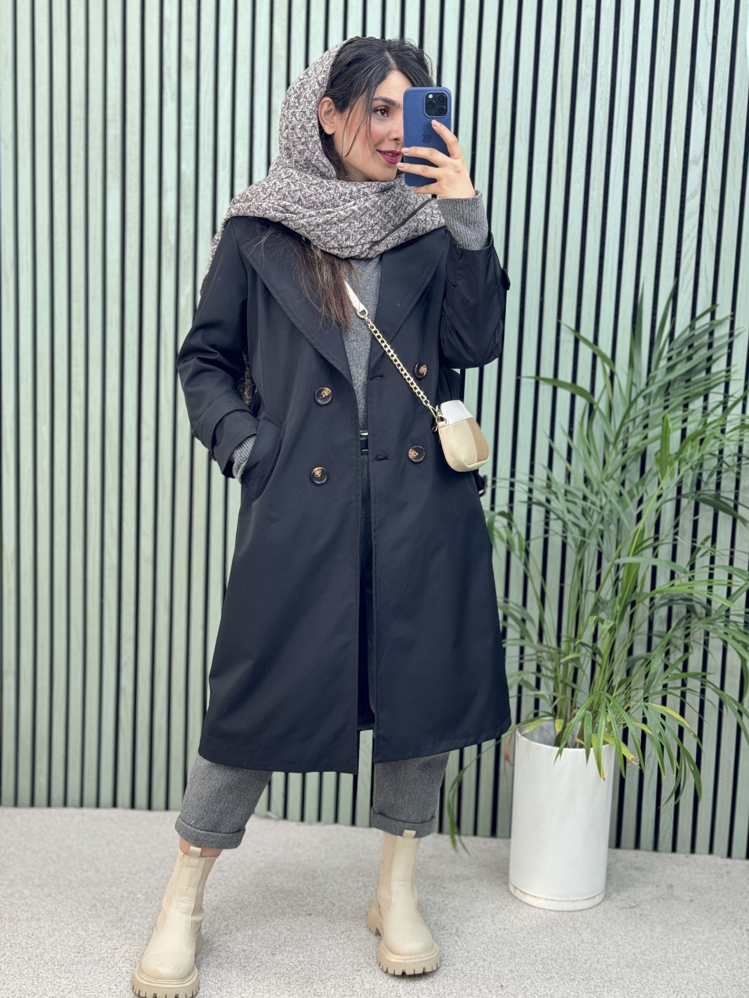 بارونی آستردار بلند پَروا