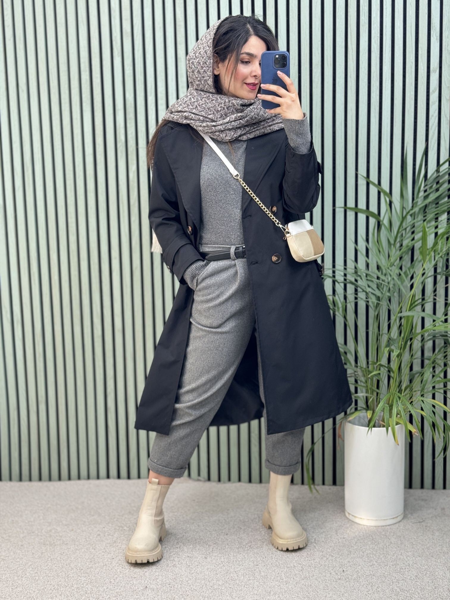 بارونی آستردار بلند پَروا