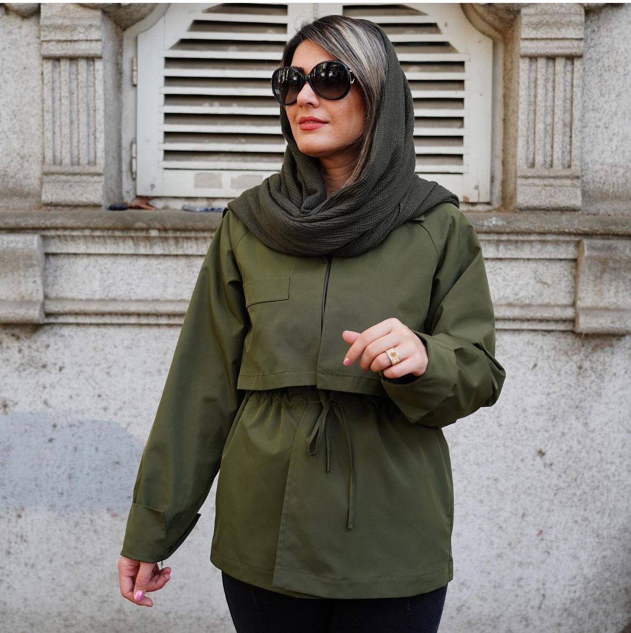 بارونی آستردار نیلای (R)