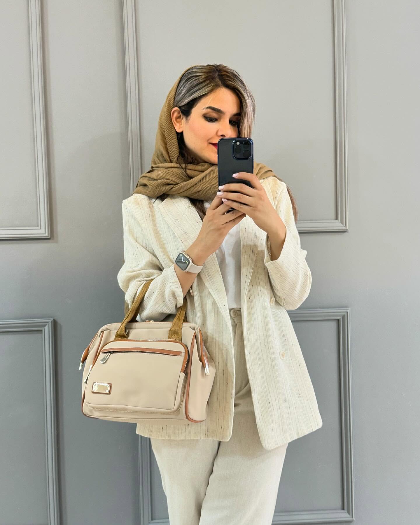 کیف صندوقی السا