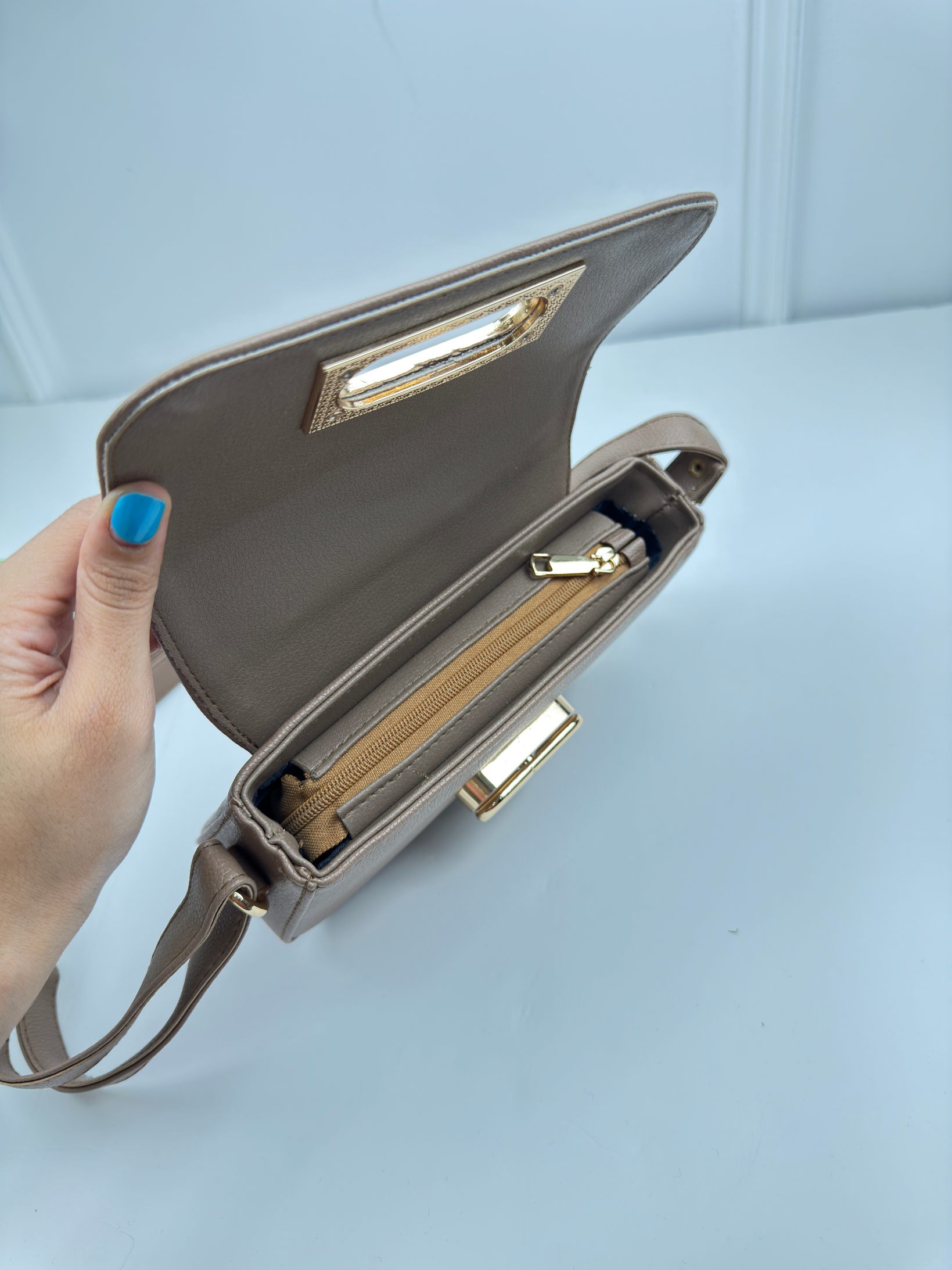 کیف دوشی آنیکا